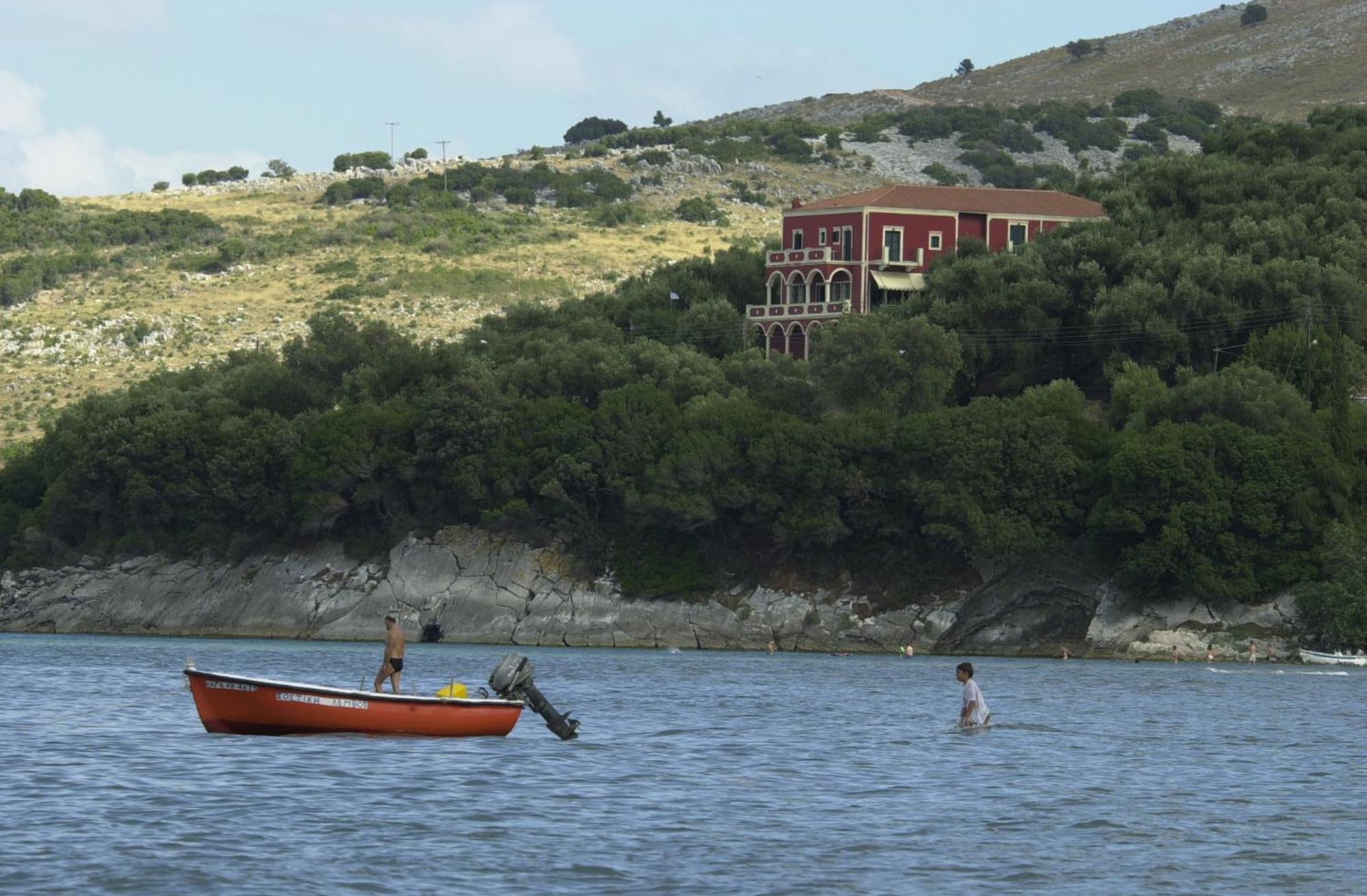 Apraos Bay Hotel Exteriör bild