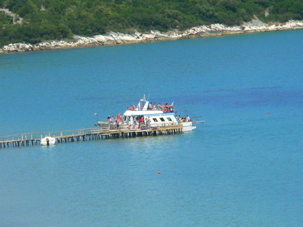 Apraos Bay Hotel Exteriör bild